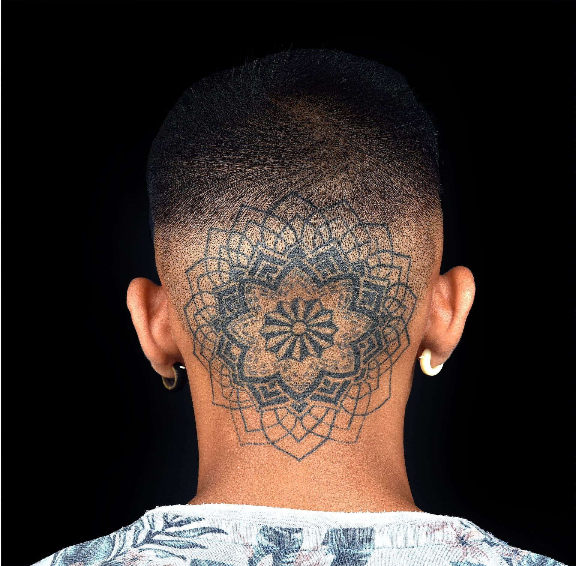 Detail van dotwork tattoo gezet bij Tattoo Breda
